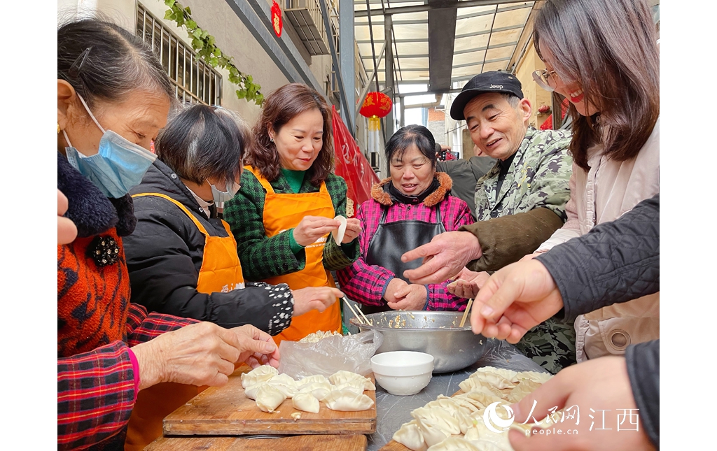 别样年味！南昌“爱心厨房”里的大年夜饭真热心