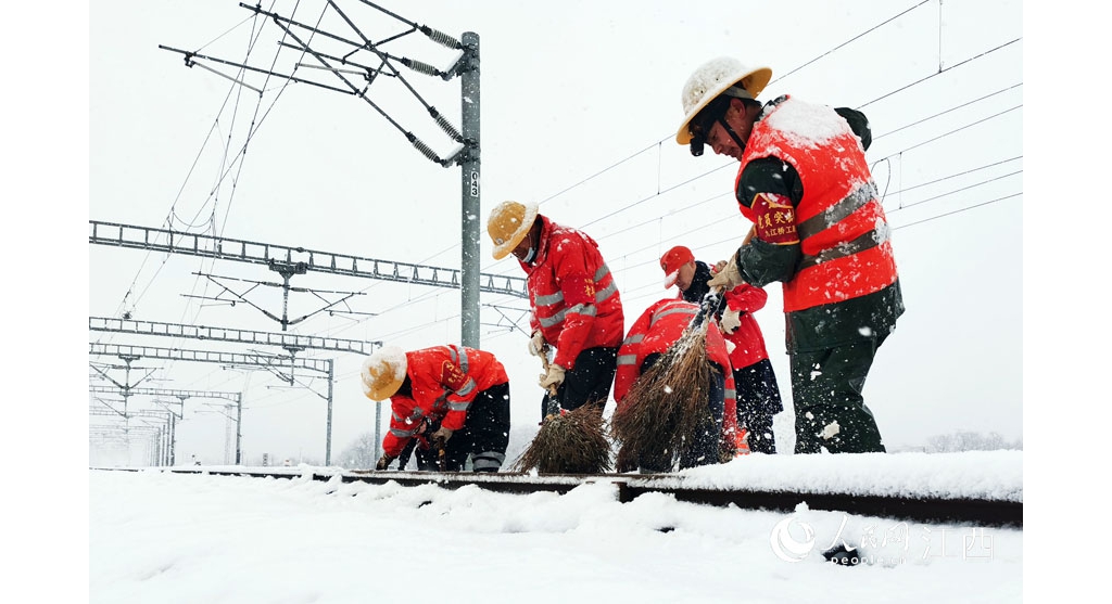 风雪到临 南铁启动应急响应通顺春运路